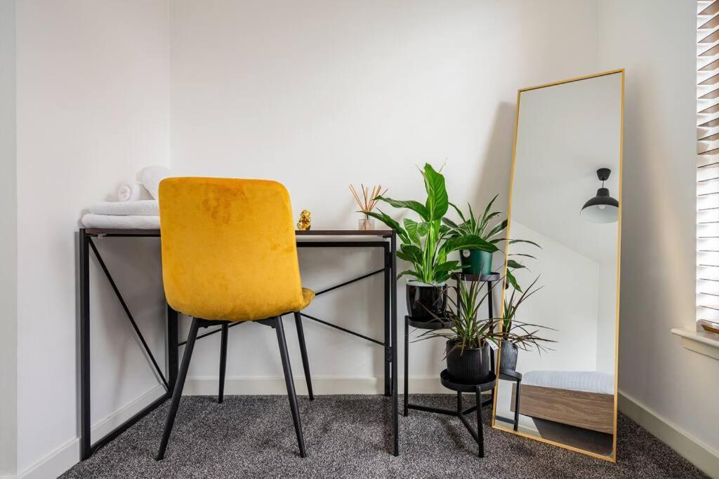 Bright, Modern 2 Bedroom House With Free Parking! Édimbourg
