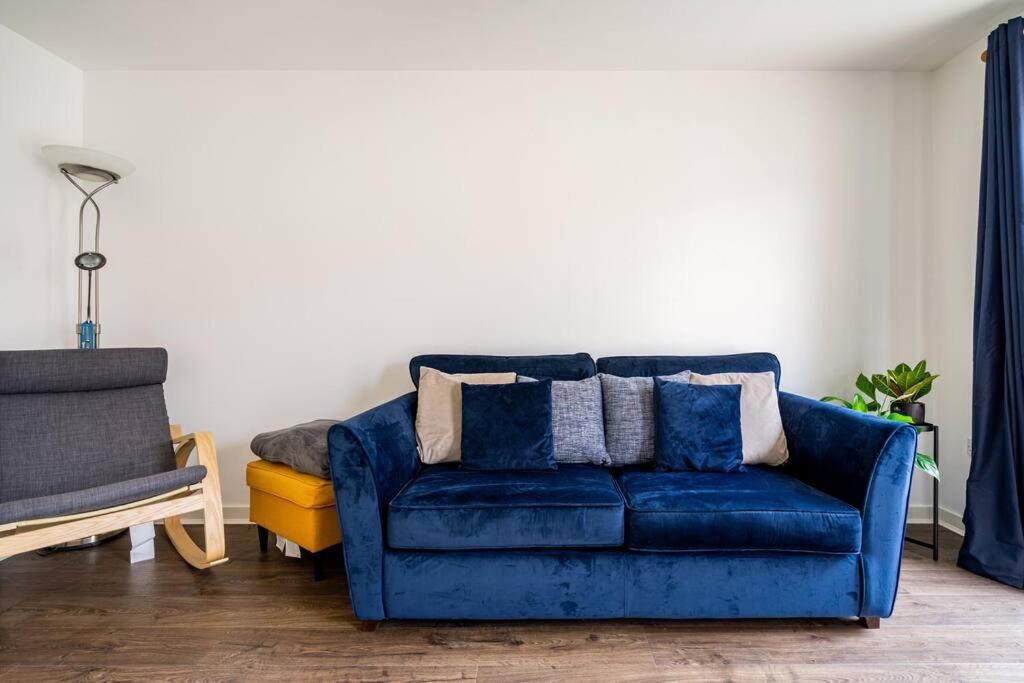 Bright, Modern 2 Bedroom House With Free Parking! Appartement *
